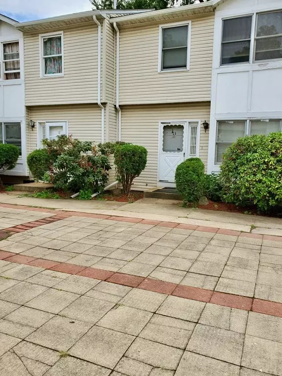 2 Howe Ter #13, Boston, MA 02125