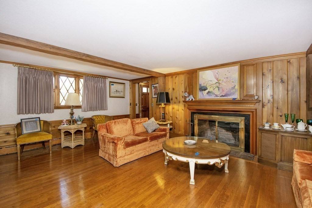 Duxbury, MA 02332,124 Evergreen Street
