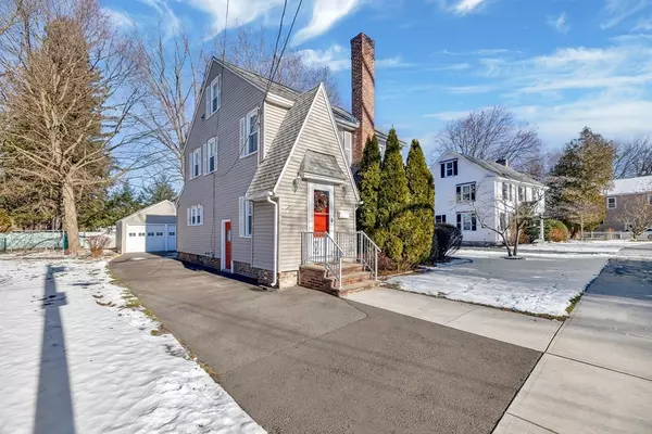 30 Alhambra Cir N, Agawam, MA 01001