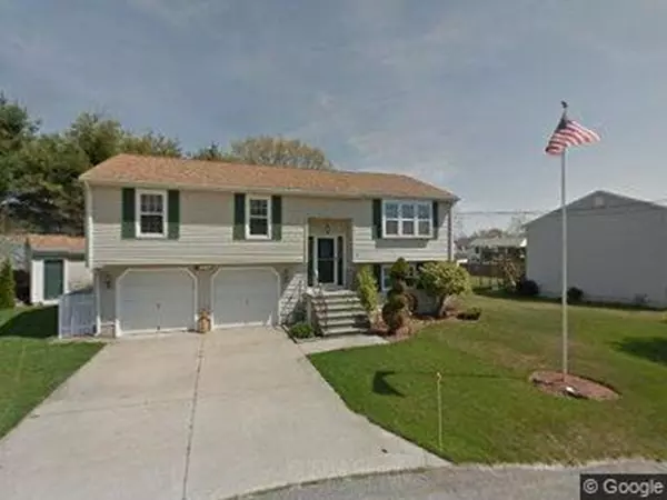 7 Candida Ct, Cumberland, RI 02864