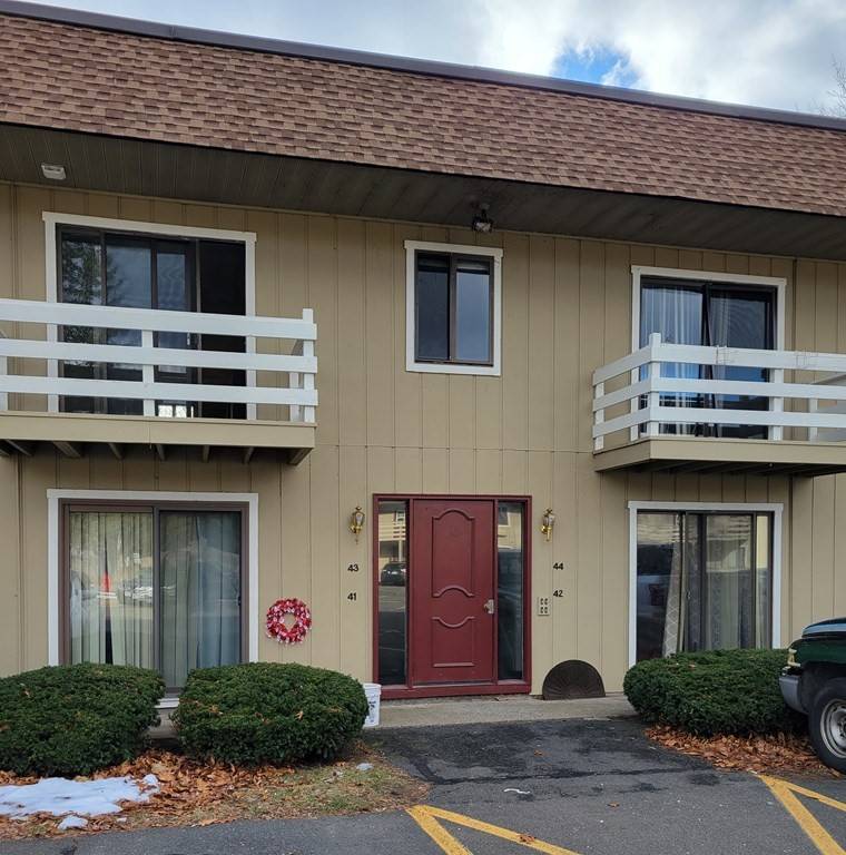 82 S Maple St #43, Westfield, MA 01085