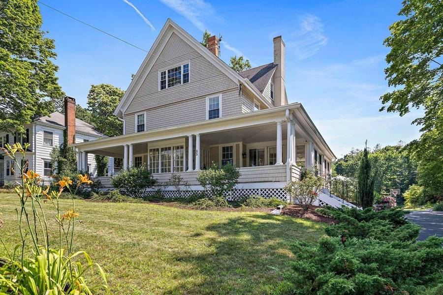 65 Warren Ave, Plymouth, MA 02360