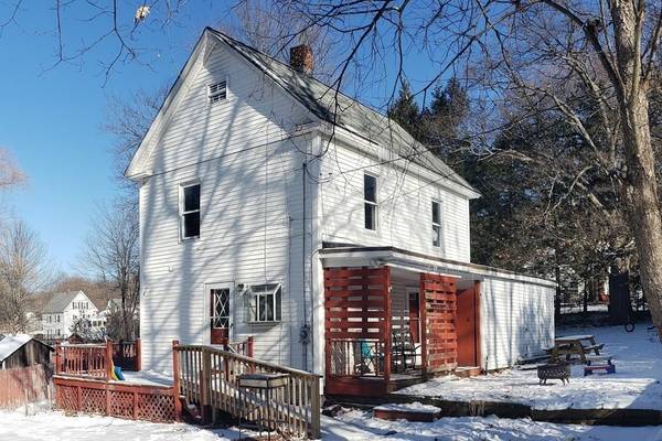 81 Stuart St, Gardner, MA 01440