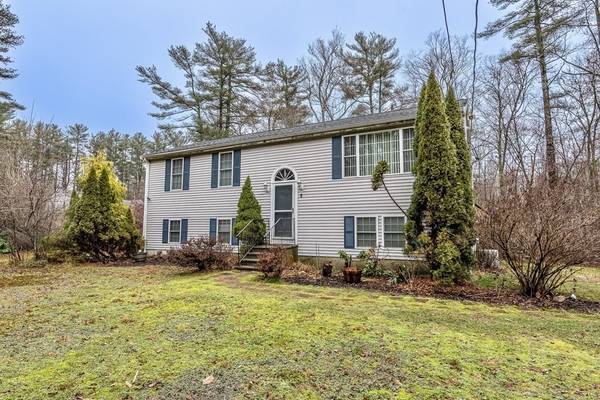 5 Charlie Rd,  Lakeville,  MA 02347