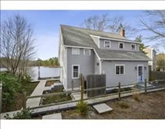 5 Lake Shore Ave, Plymouth, MA 02360