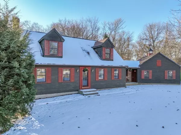 42 S Brooke Ln, Agawam, MA 01001