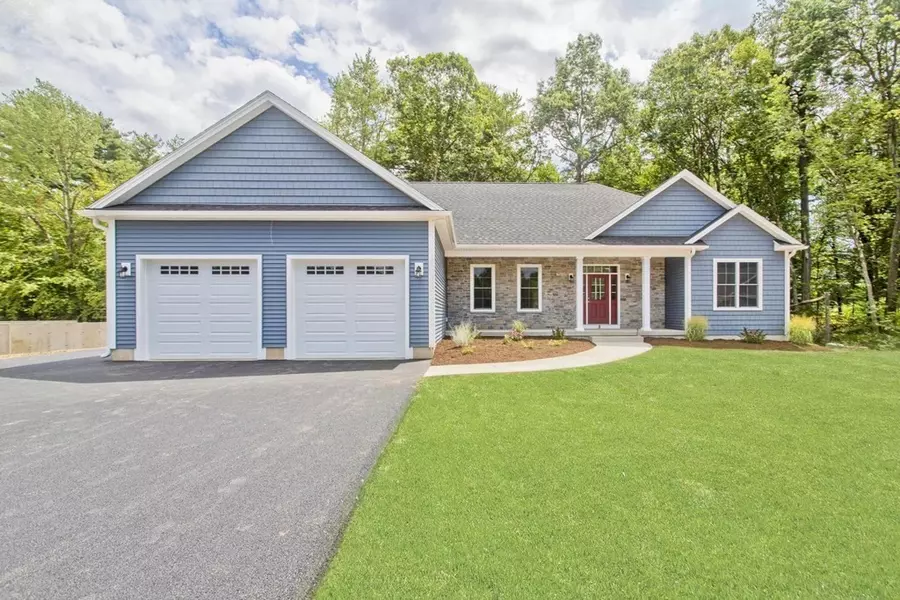 33 Silvergrass Ln, Southwick, MA 01077