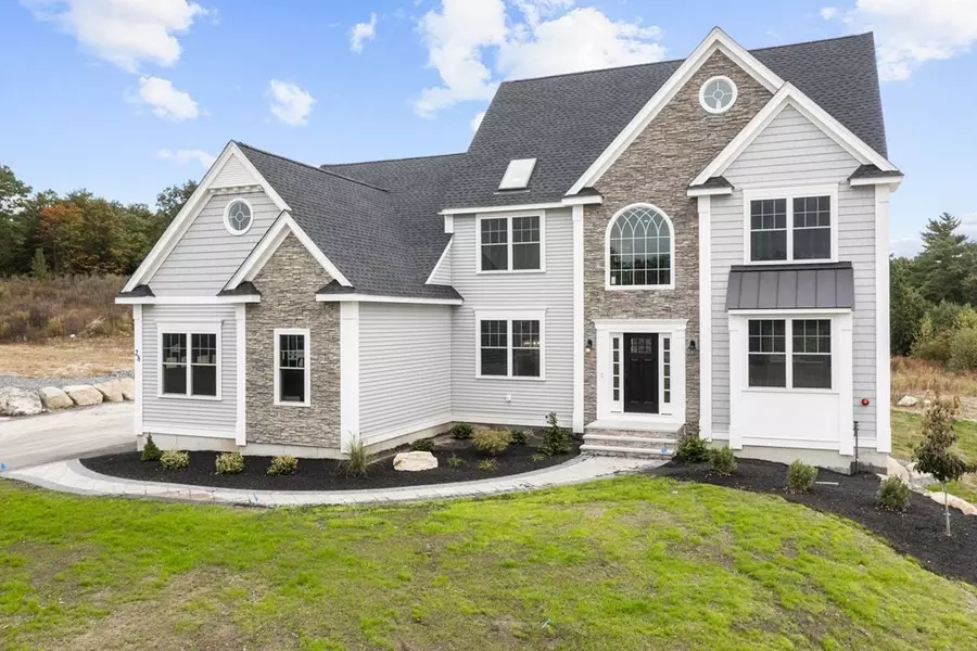 28 Field Circle, Wrentham, MA 02093