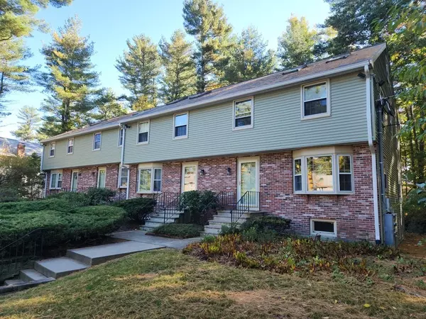 30 Hilltop Ln #30, Easton, MA 02375