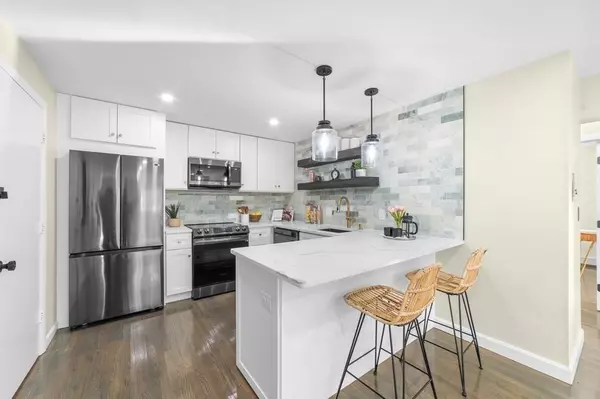 Newton, MA 02460,79 Walnut Street #2