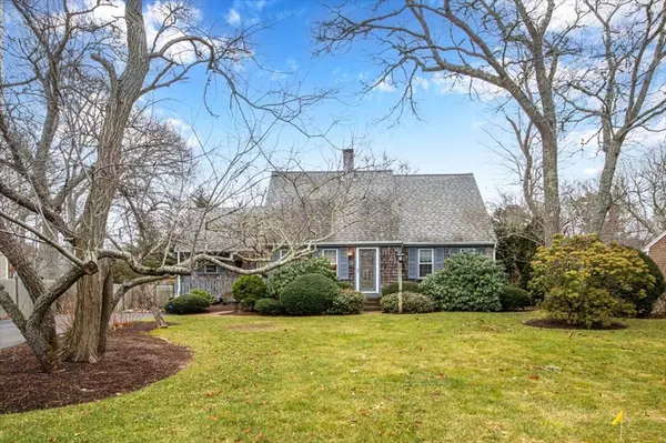 36 Country Ln, Dennis, MA 02639