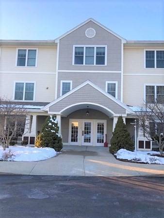 7 Crescent Way #201, Sturbridge, MA 01566