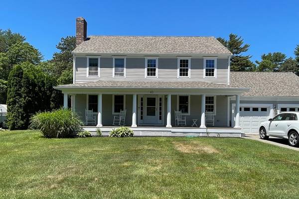 43 Thornberry Cir, Mashpee, MA 02649