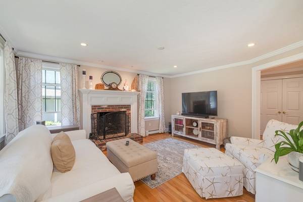 Mashpee, MA 02649,43 Thornberry Cir