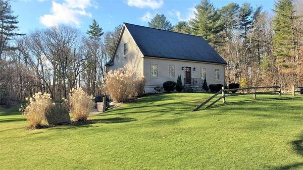 10 Mowry St, Mendon, MA 01756