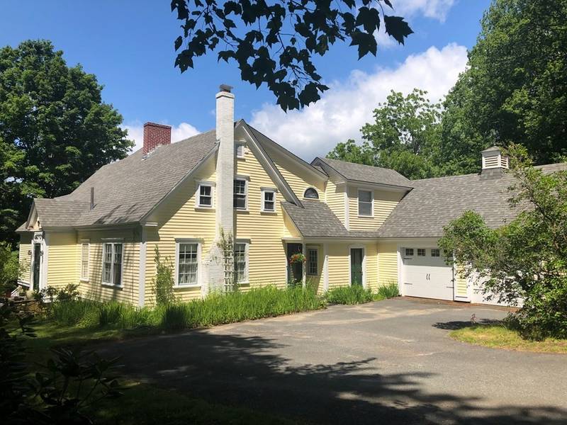 48 West St, Petersham, MA 01366