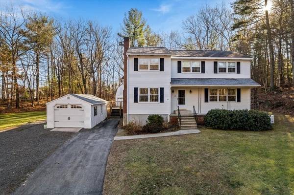 32 Red Gate Rd, Tyngsborough, MA 01879