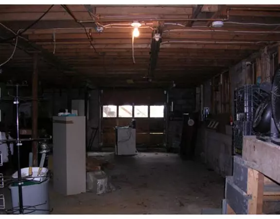 Newburyport, MA 01950,226 Merrimac St