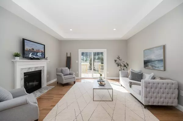 Ipswich, MA 01938,12 Dow Brook Circle