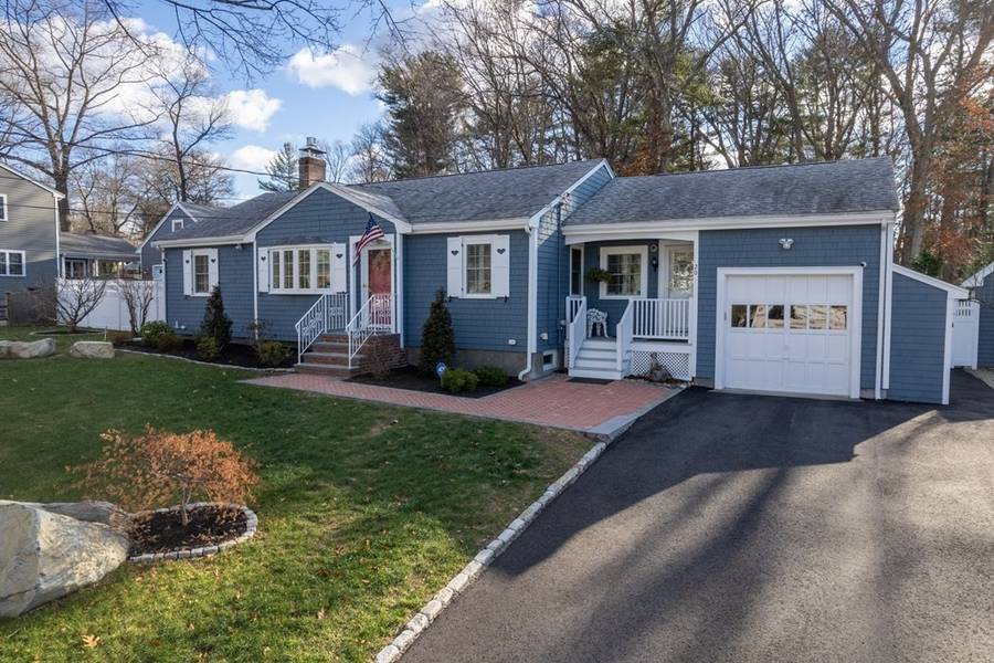 20 Maplecroft Rd, Canton, MA 02021