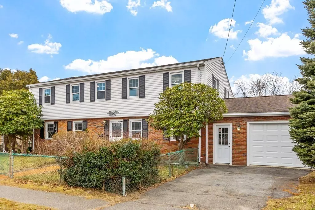 Saugus, MA 01906,43 Bristow St
