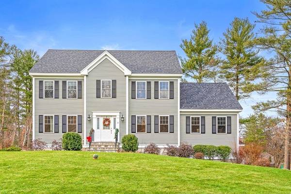 3 Iveson St, Middleton, MA 01949