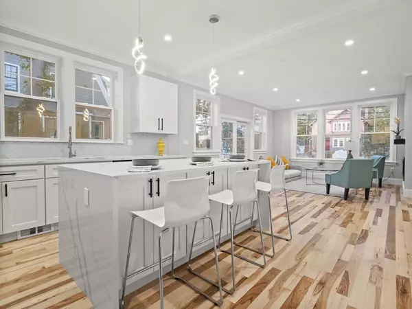 Newton, MA 02460,67 Walnut St #1