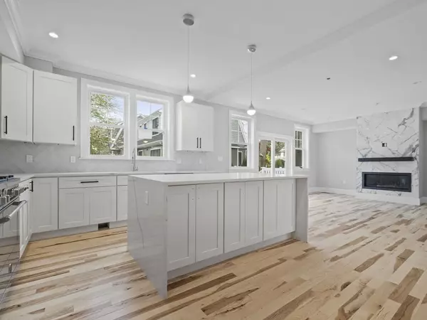 Newton, MA 02460,67 Walnut Street #2