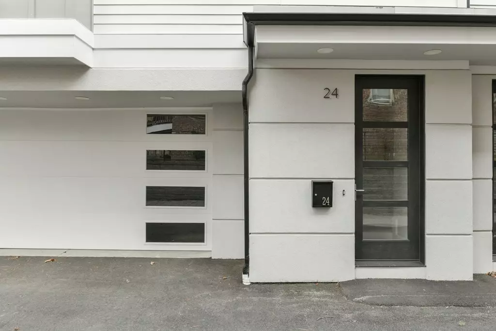 Brookline, MA 02446,24 Fuller Street #3