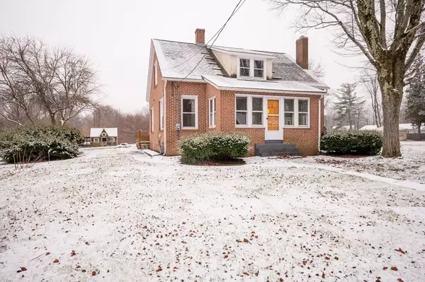 239 South St, Agawam, MA 01001