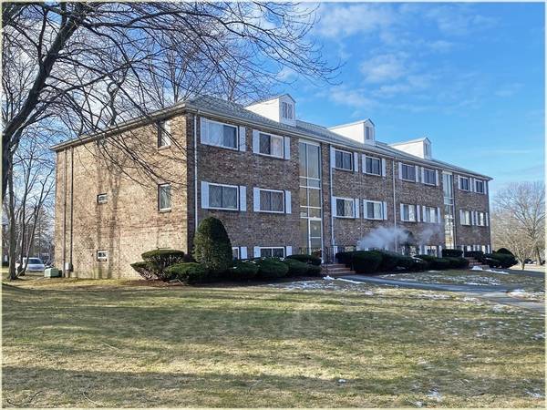 52 Fernview Ave #8, North Andover, MA 01845