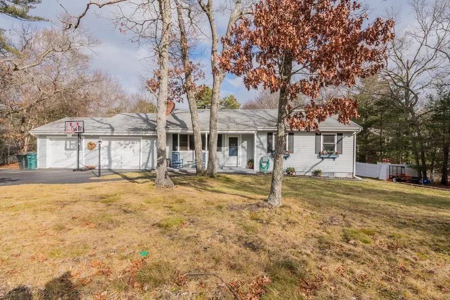 2 Black Cat Rd, Plymouth, MA 02360