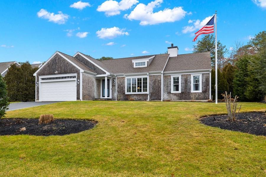 276 Pheasant Hill Cir, Barnstable, MA 02635