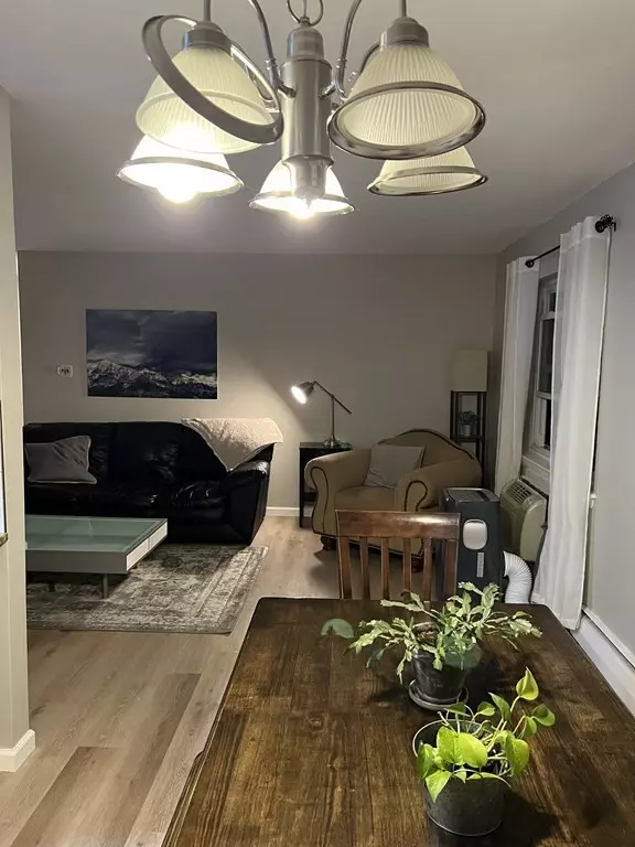 Agawam, MA 01001,54 Regency Park Dr #54