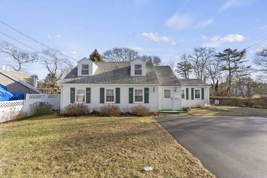 8 Blueberry Rd, Bourne, MA 02532