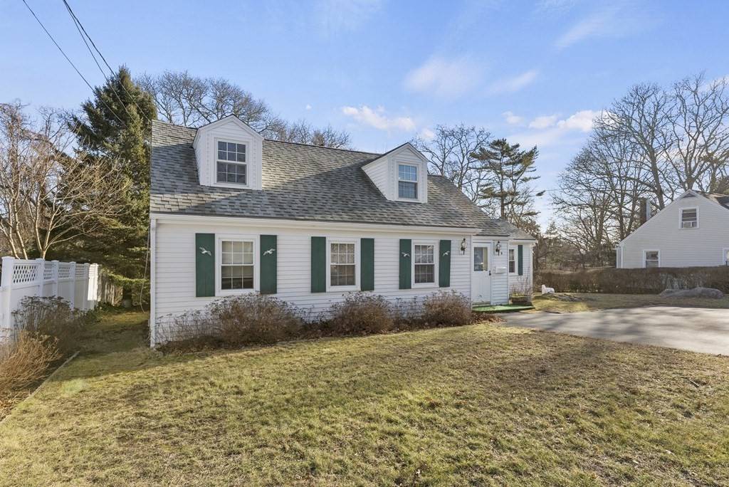Bourne, MA 02532,8 Blueberry Rd