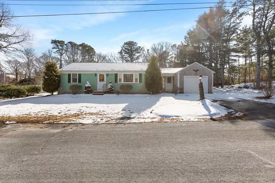 13 Marlin Rd, Harwich, MA 02645