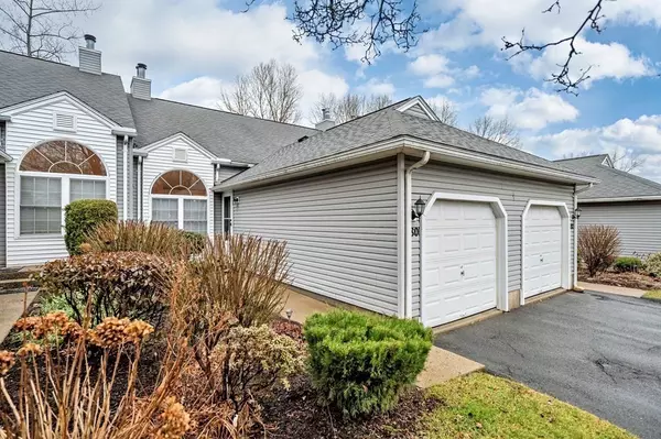 Agawam, MA 01001,180 Brookfield Ln #180