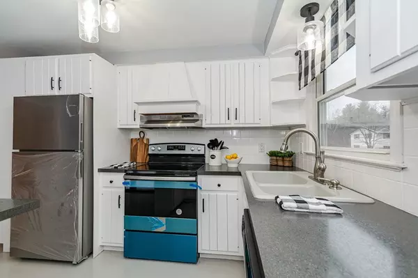 Pelham, NH 03076,25 Monticello Dr