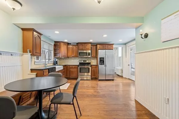 Southborough, MA 01772,9 Woodland Road