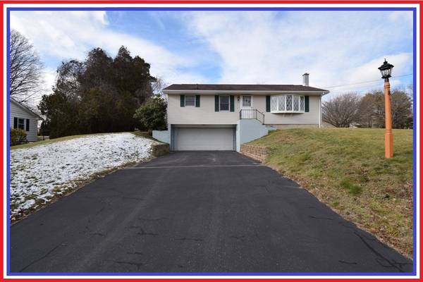 8 Birch Street, West Brookfield, MA 01585