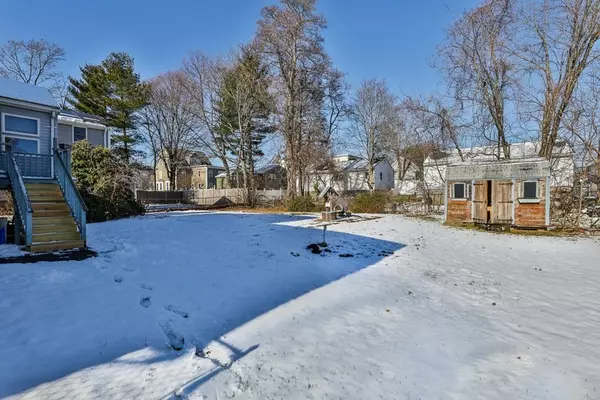 Saugus, MA 01906,10 Jasper St