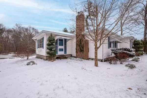 Raynham, MA 02767,17 Oak St