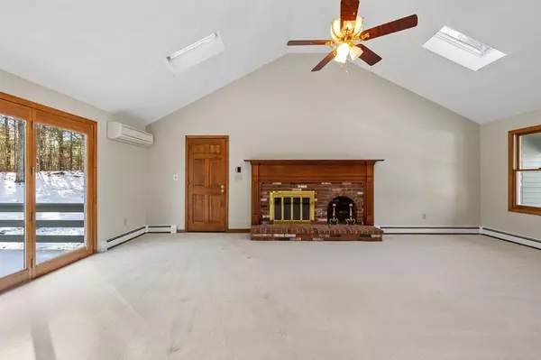 Mansfield, MA 02048,15 Boundry Rd