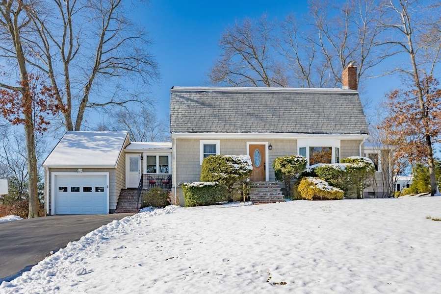 21 Patriot Rd, Burlington, MA 01803