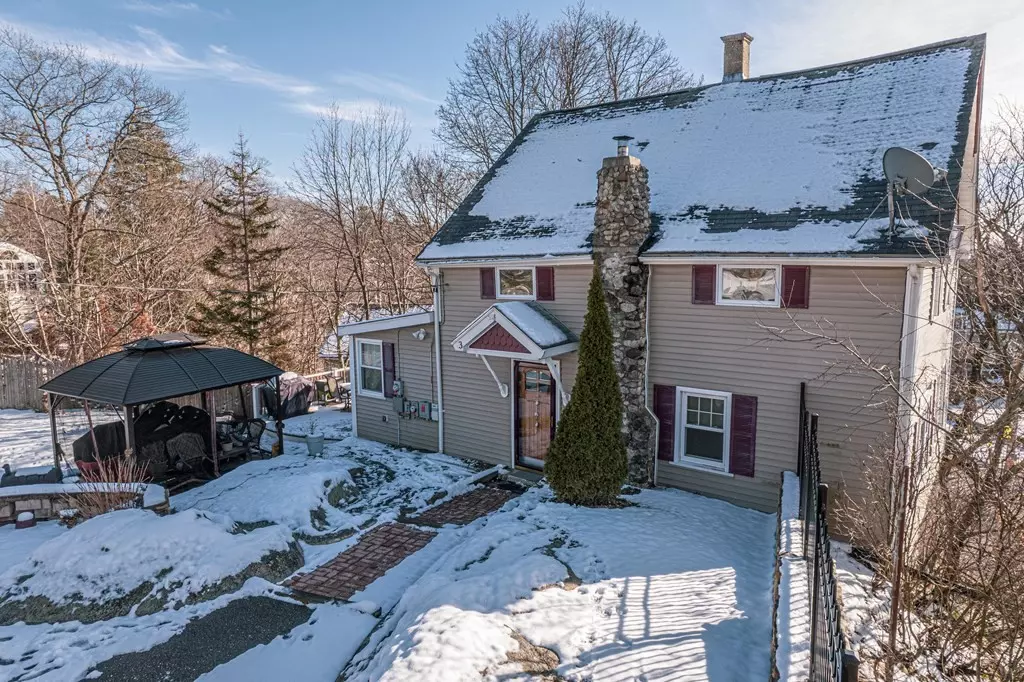 Saugus, MA 01906,3 Magnolia St