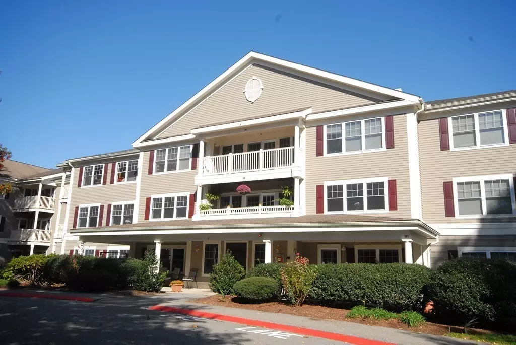 Stow, MA 01775,34 Meeting House Lane #201