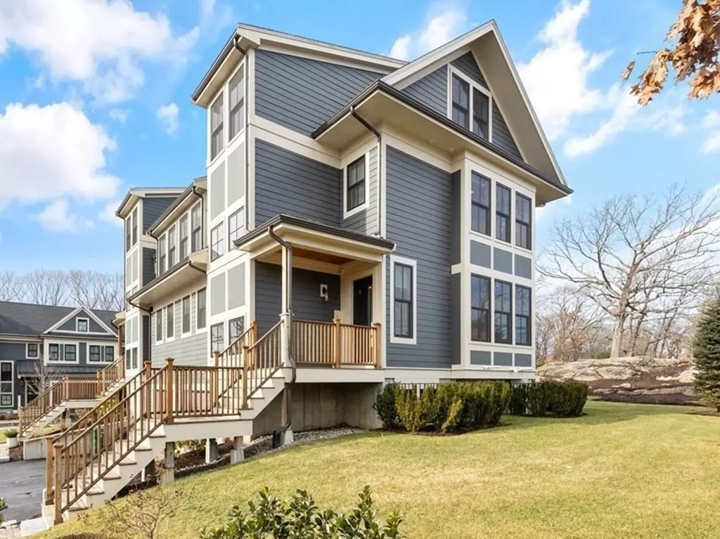 Newton, MA 02459,373 Langley Rd #1