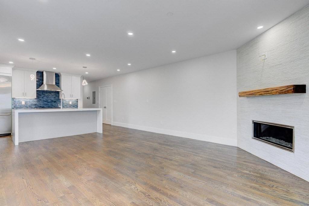 Boston, MA 02127,555 East 5th Street #2