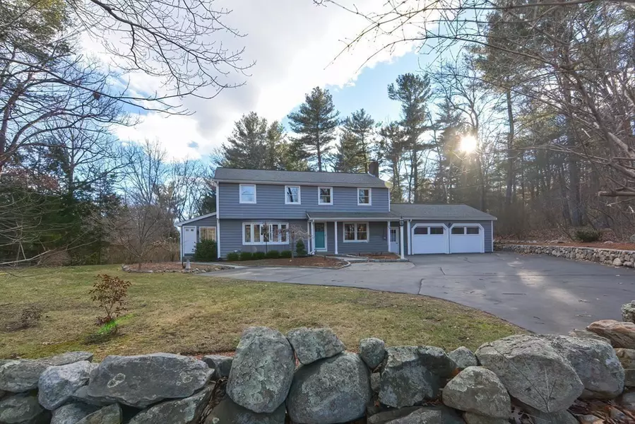 73 Neck Hill Rd, Mendon, MA 01756